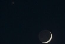 لا تفوتوا تألق كوكب الزهرة بجانب الهلال عند غروب الشمس الليلة