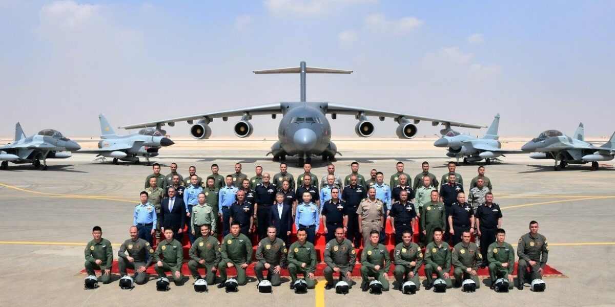 للمرة الاولى.. مقاتلات J-16 الصينية تخوض قتالًا جويًا مع “رافال” المصرية