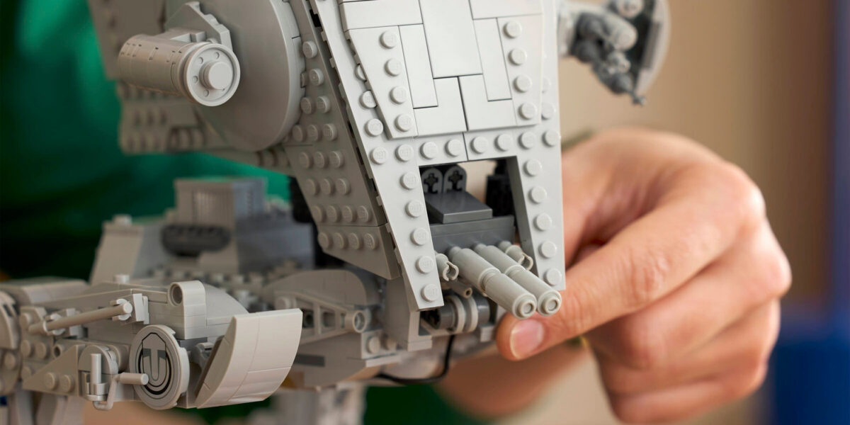 مجموعة Lego Star Wars UCS AT-ST هذه أرخص من أي وقت مضى وسأحب دائمًا مشاية الدجاج هذه