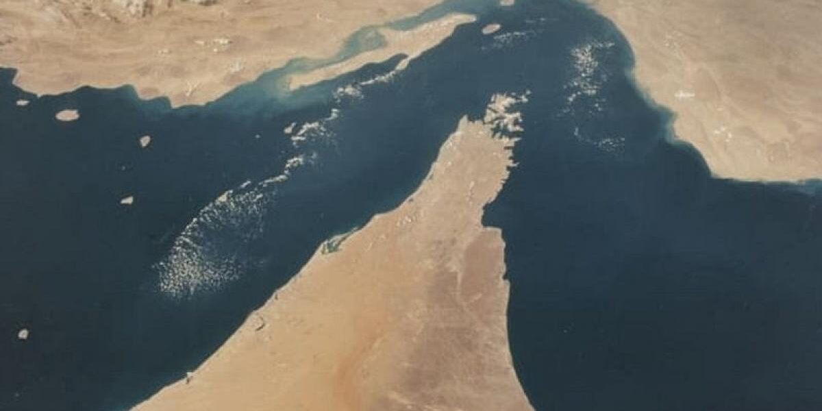 مسؤول روسي: إذا تدخلت بريطانيا في هرمز قد ترتفع أسعار النفط إلى 200 دولار