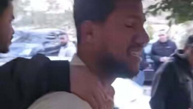 مصر.. لـ”زبون” يرفض دفع ثمن الطعام وي العامل وهو يبكي يثير غضب المصريين