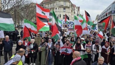 مظاهرة حاشدة في برلين تضامنًا مع فلسطين ورفضًا للعدوان الأميركي الإسرائيلي على إيران ولبنان