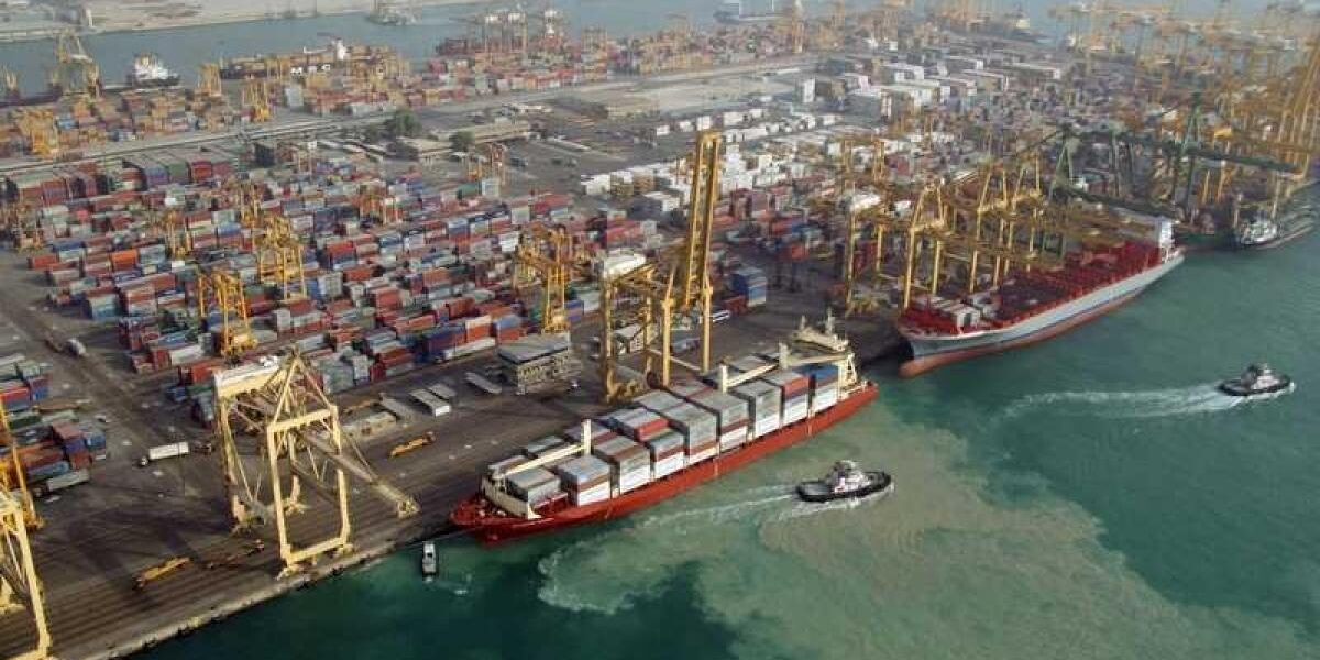 وقف التجارة الإماراتية مع إيران يهدد شرياناً تجارياً بـ27 مليار دولار