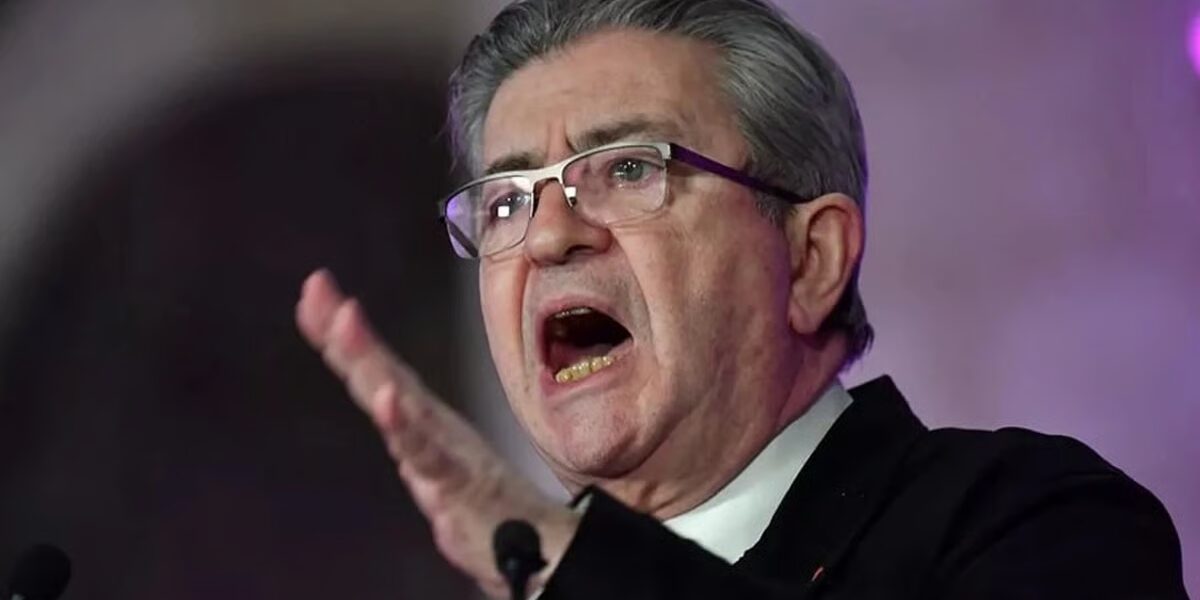 يجب على فرنسا أن ترفض الجيش الألماني بعد فوز حزب البديل من أجل ألمانيا، كما يقول ميلينشون · تقرير الصدام