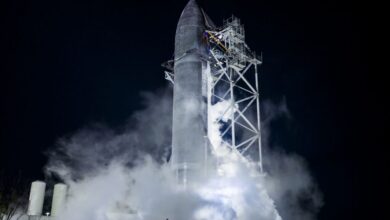 يقول إيلون ماسك إن SpaceX على بعد حوالي 4 أسابيع من إطلاق أقوى مركبة فضائية حتى الآن
